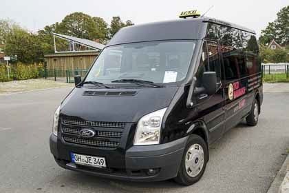 Großraumtaxi Ford Transit für bis zu 8 Personen